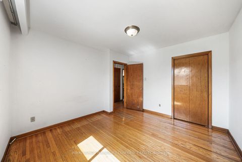 Photo 18 at 265 Horsham Avenue, Willowdale West, Toronto