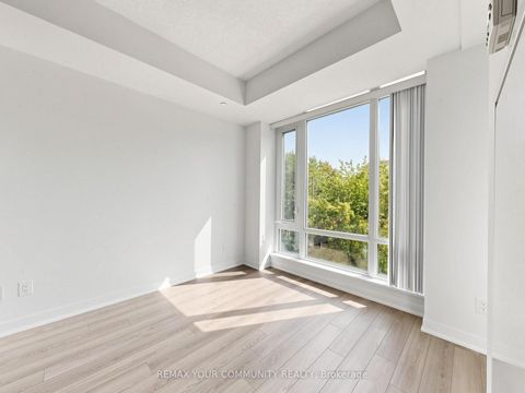 Photo 11 at 306 - 60 Berwick Avenue, Eglinton, Toronto
