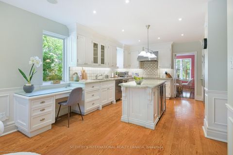 Photo 12 at 186 Rosedale Heights Drive, Moore Park, Toronto