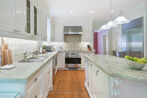 Photo 13 at 186 Rosedale Heights Drive, Moore Park, Toronto