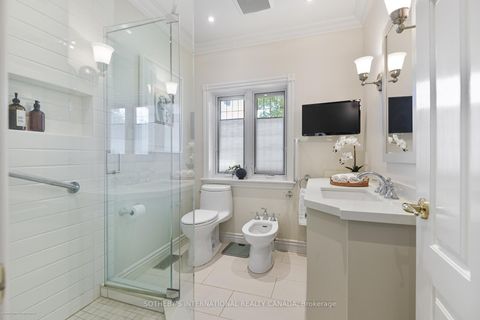 Photo 24 at 186 Rosedale Heights Drive, Moore Park, Toronto