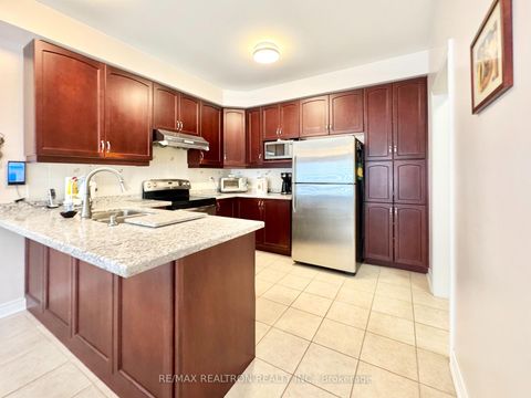 Photo 8 at 2 Redmond Drive, Patterson, Vaughan