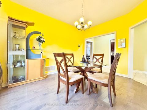 Photo 19 at 2 Redmond Drive, Patterson, Vaughan
