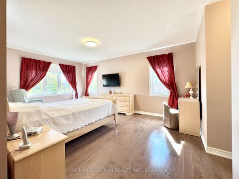 Photo 21 at 2 Redmond Drive, Patterson, Vaughan