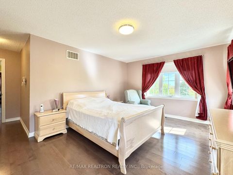 Photo 23 at 2 Redmond Drive, Patterson, Vaughan
