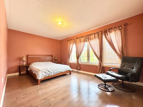 Photo 36 at 2 Redmond Drive, Patterson, Vaughan