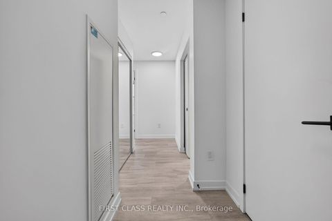 Photo 6 at 702 - 2 Augusta Avenue, Waterfront Communities C1, Toronto