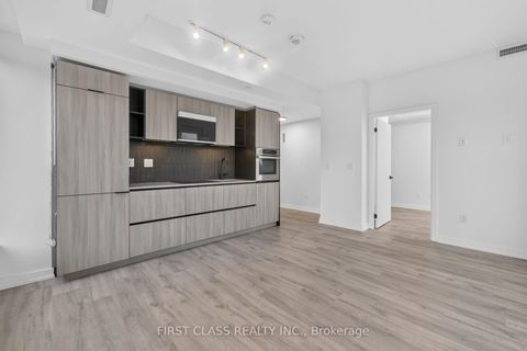 Photo 13 at 702 - 2 Augusta Avenue, Waterfront Communities C1, Toronto