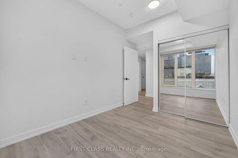Photo 22 at 702 - 2 Augusta Avenue, Waterfront Communities C1, Toronto