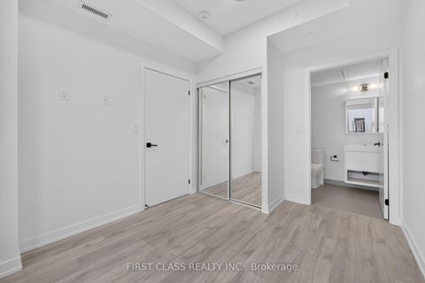 Photo 27 at 702 - 2 Augusta Avenue, Waterfront Communities C1, Toronto