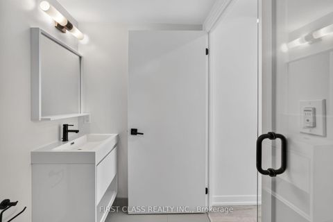 Photo 30 at 702 - 2 Augusta Avenue, Waterfront Communities C1, Toronto