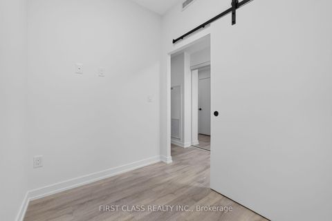 Photo 32 at 702 - 2 Augusta Avenue, Waterfront Communities C1, Toronto