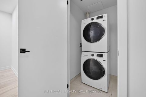 Photo 34 at 702 - 2 Augusta Avenue, Waterfront Communities C1, Toronto