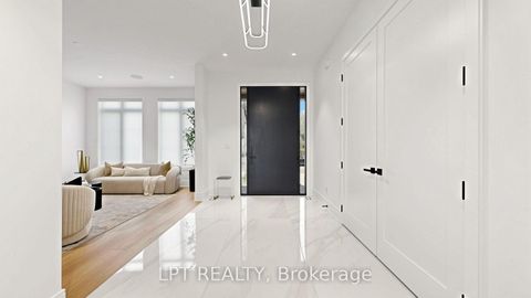 Photo 4 at 431 Heath Street E, Leaside, Toronto