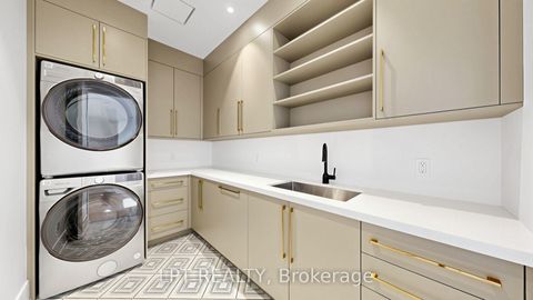 Photo 26 at 431 Heath Street E, Leaside, Toronto
