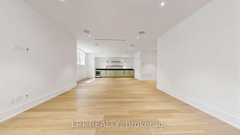 Photo 30 at 431 Heath Street E, Leaside, Toronto