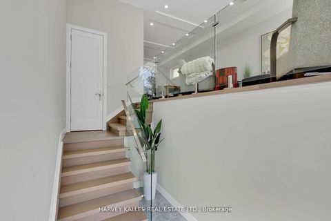 Photo 3 at 194 Sheldrake Boulevard, Mount Pleasant East, Toronto