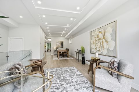 Photo 5 at 194 Sheldrake Boulevard, Mount Pleasant East, Toronto