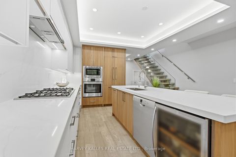 Photo 7 at 194 Sheldrake Boulevard, Mount Pleasant East, Toronto