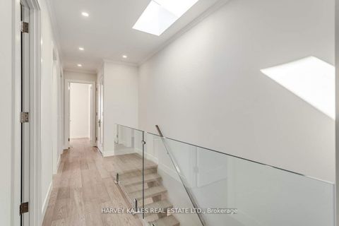Photo 14 at 194 Sheldrake Boulevard, Mount Pleasant East, Toronto