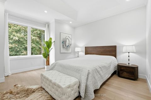Photo 17 at 194 Sheldrake Boulevard, Mount Pleasant East, Toronto