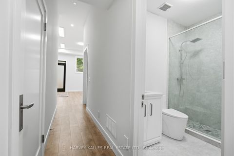 Photo 28 at 194 Sheldrake Boulevard, Mount Pleasant East, Toronto