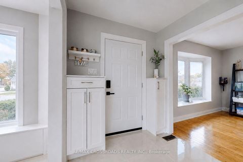 Photo 2 at 49 King Louis Crescent, L'Amoreaux, Toronto