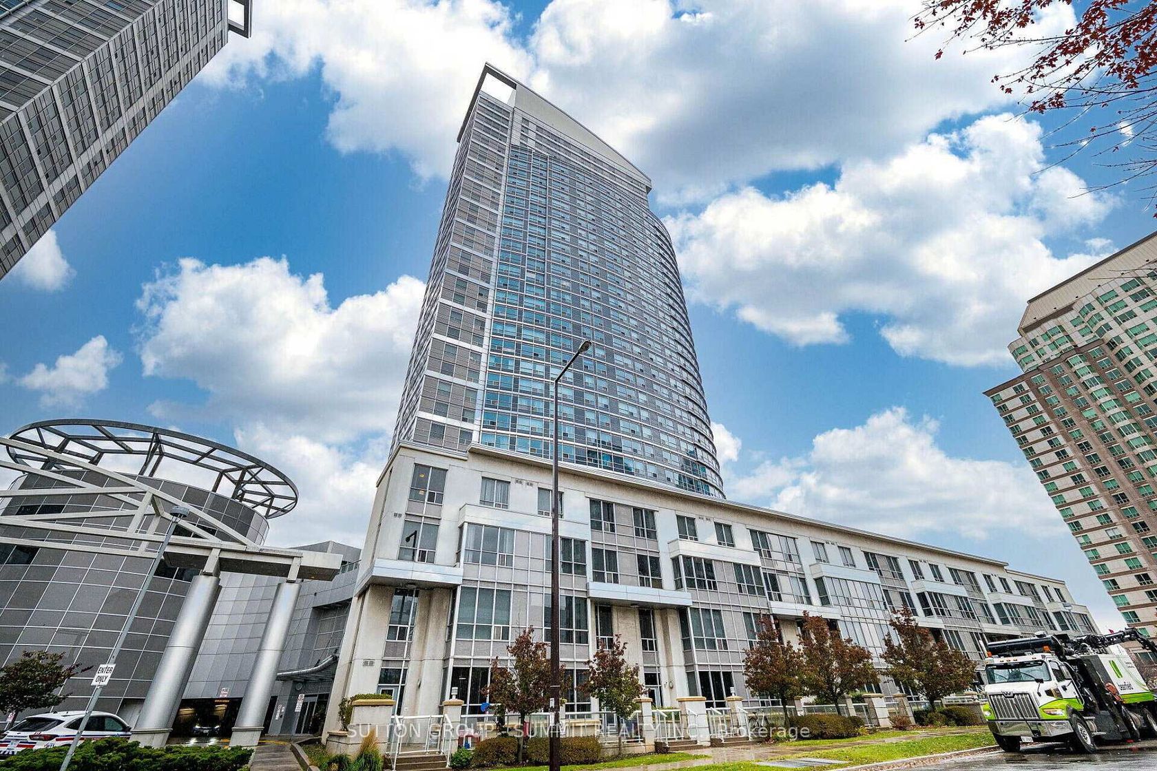 2605 - 38 Lee Centre Drive, Woburn, Toronto 