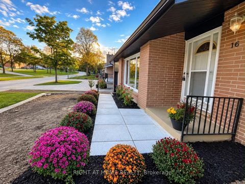 Photo 1 at 16 Ptarmigan Crescent, Donalda, Toronto