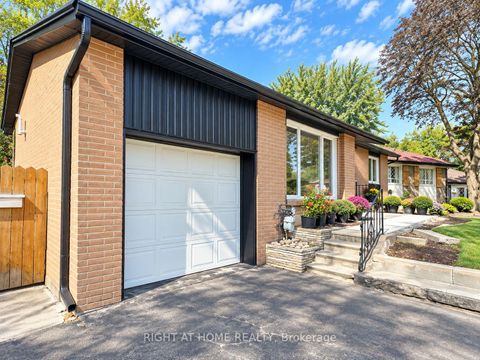 Photo 4 at 16 Ptarmigan Crescent, Donalda, Toronto