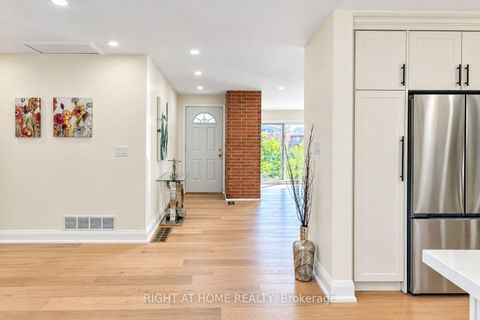 Photo 7 at 16 Ptarmigan Crescent, Donalda, Toronto