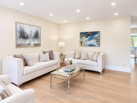 Photo 10 at 16 Ptarmigan Crescent, Donalda, Toronto