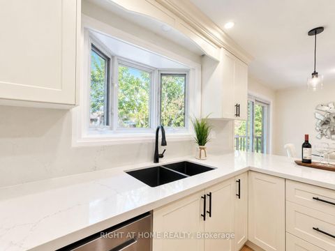 Photo 17 at 16 Ptarmigan Crescent, Donalda, Toronto