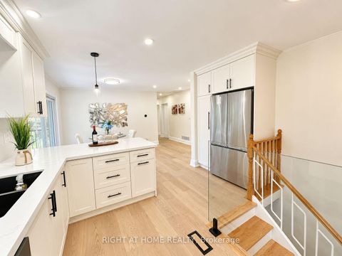 Photo 18 at 16 Ptarmigan Crescent, Donalda, Toronto