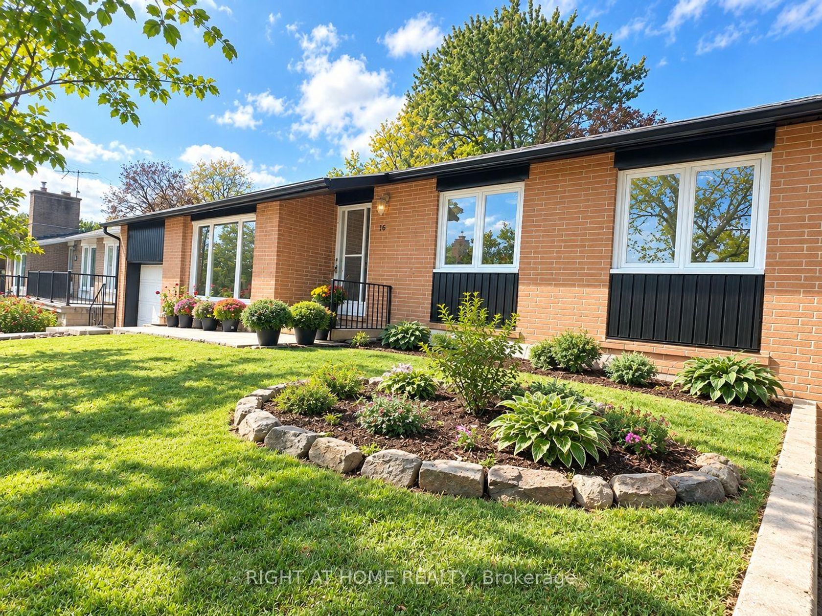 16 Ptarmigan Crescent, Donalda, Toronto photo 6