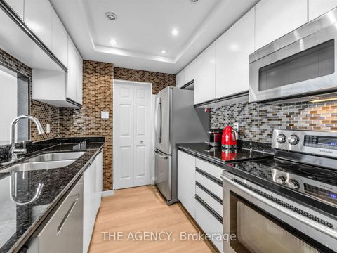 Photo 10 at 606 - 99 Harbour Square, Waterfront Communities C1, Toronto