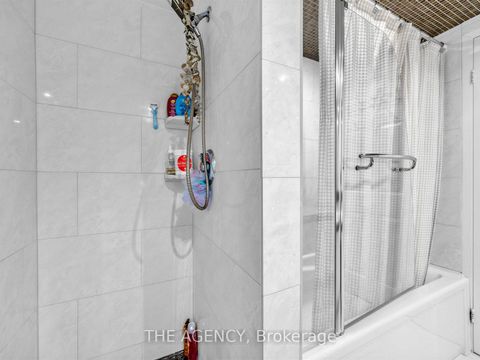 Photo 27 at 606 - 99 Harbour Square, Waterfront Communities C1, Toronto