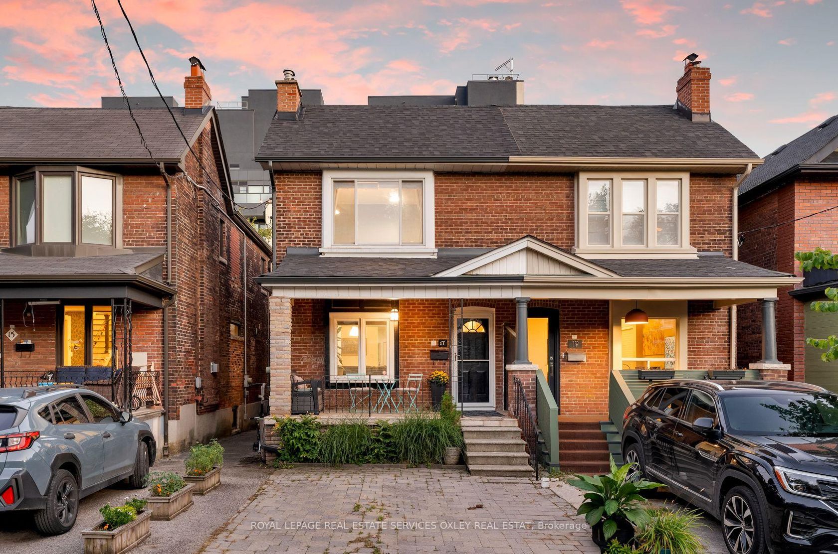 17 Barrie Avenue, Oakwood Village, Toronto photo number 2