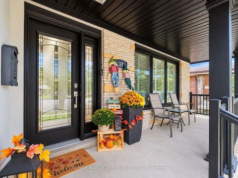 Photo 8 at 34 Ridgemount Road, Humber Heights, Toronto