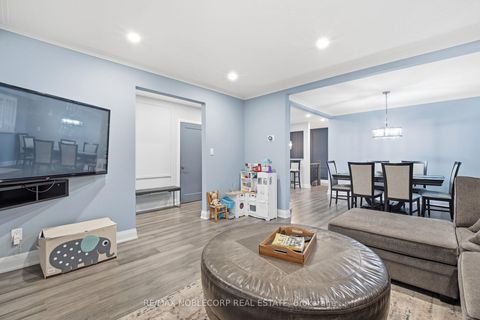 Photo 12 at 34 Ridgemount Road, Humber Heights, Toronto