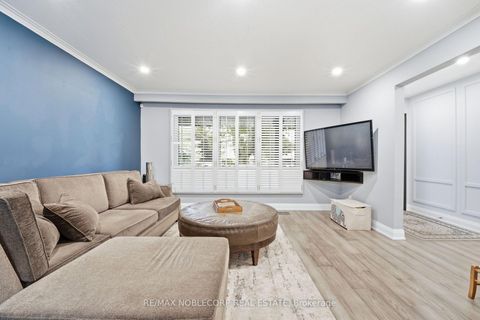 Photo 13 at 34 Ridgemount Road, Humber Heights, Toronto