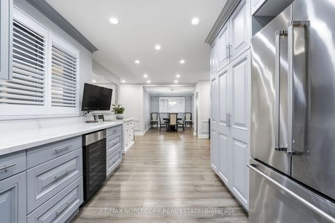 Photo 19 at 34 Ridgemount Road, Humber Heights, Toronto