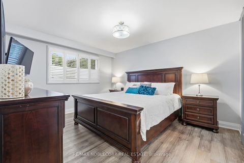 Photo 22 at 34 Ridgemount Road, Humber Heights, Toronto
