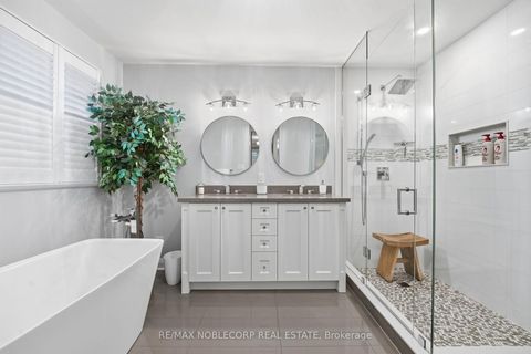 Photo 25 at 34 Ridgemount Road, Humber Heights, Toronto