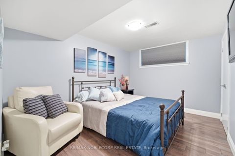 Photo 34 at 34 Ridgemount Road, Humber Heights, Toronto