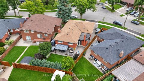 Photo 44 at 34 Ridgemount Road, Humber Heights, Toronto