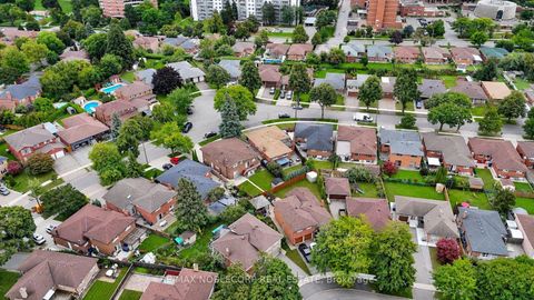 Photo 49 at 34 Ridgemount Road, Humber Heights, Toronto