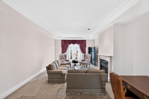 Photo 5 at 248 Spadina Road, Casa Loma, Toronto