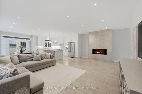 Photo 12 at 151 Vellore Park Avenue, Vellore Village, Vaughan