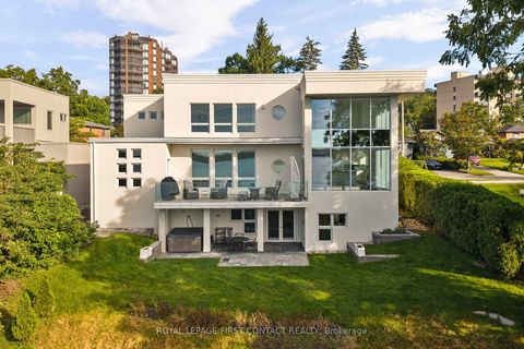 Photo 3 at 51 Kempenfelt Drive, North Shore, Barrie